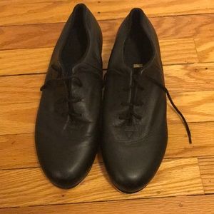 Tap shoes